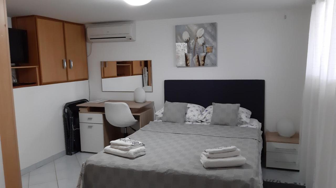 Studio Apartman Kornelija Lumbarda Extérieur photo